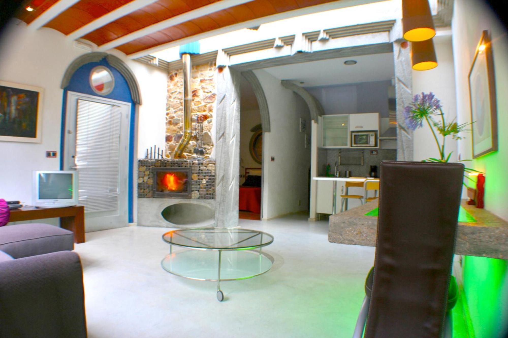 Zentral Club Apartamento Proton-Jacuzzi Belmonte De Miranda Ruang foto