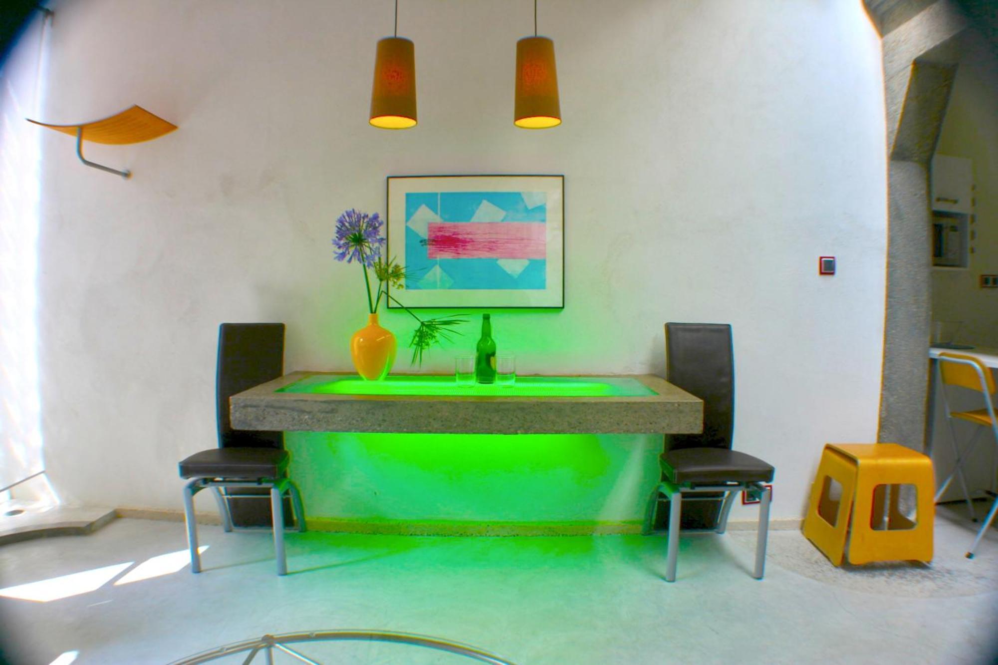 Zentral Club Apartamento Proton-Jacuzzi Belmonte De Miranda Ruang foto
